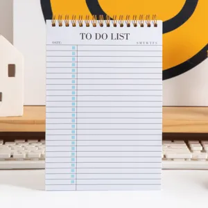 Blocco note planner giornaliero inglese portatile con rilegatura a spirale per ufficio studio.