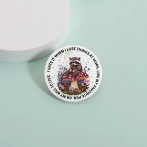 Simpatico procione fungo smalto spilla divertente metallo distintivo accessorio moda