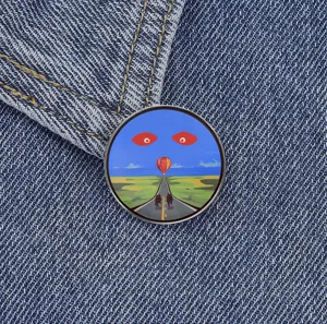 Artistieke surreële weg luchtballon broche, creatieve eigenzinnige metalen kleding badge.