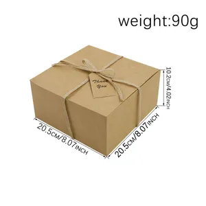 Quadratische Kraftpapier Geschenkbox mit Kordel und Dankeskarte für Kuchen und feine Desserts