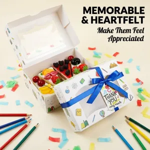 Dekorative Geschenkbox mit Schreibwarenmuster und blauem Band, ideal für Lehrer und Feste.