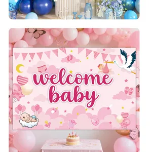 Roze welcome baby achtergrond poster detail met schattige ooievaar en zachte wolkjes.