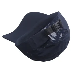 Gedetailleerd overzicht van de donkerblauwe sneldrogende sportpet met elastische band.