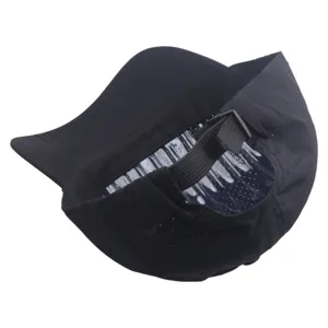Zwarte heren sneldrogende sportpet met verstelbare elastische band en ademend mesh.