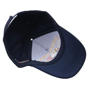 Vue détaillée de l'intérieur de la casquette de baseball brodée US 250e anniversaire.