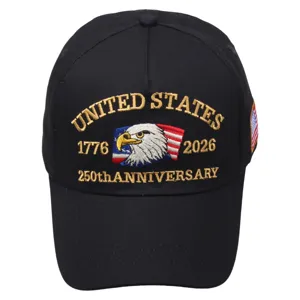 Vue détaillée de la casquette de baseball noire brodée du 250e anniversaire US 1776-2026.