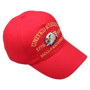 Casquette de baseball rouge avec broderie détaillée pour le 250e anniversaire des États-Unis.