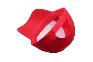 Rode honkbalpet verstelbare band en binnenvoering detail, perfect voor dagelijkse casual kleding.