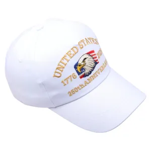 Elegante casquette de baseball blanche avec broderie anniversaire USA 1776-2026.