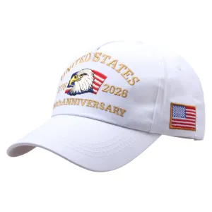 Casquette de baseball commémorative blanche du 250e anniversaire des États-Unis avec drapeau.