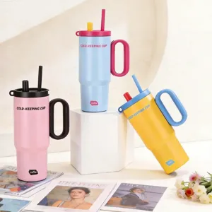 Large capacity insulated tumbler with handle and straw, portable stainless steel cold cup.
