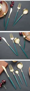 Luxus Edelstahl Besteck Set in Gold mit Messer Gabel Löffel für moderne Tischdekoration