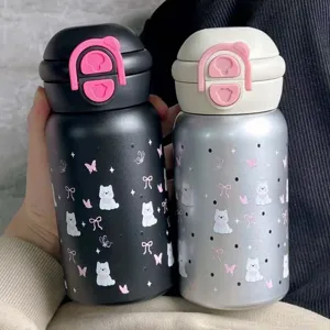 Botella de agua aislada de acero inoxidable de dibujos animados para estudiantes.