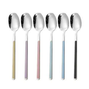 Set van 6 roestvrijstalen soeplepels, kleurrijke handgrepen, keukengerei en servies.