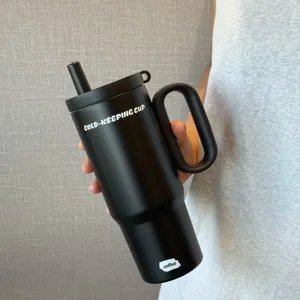 Schwarzer Edelstahl Becher mit Griff und Strohhalm, grosse Vakuum isolierte Wasserflasche.