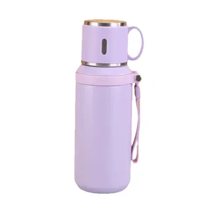 Botella térmica de acero 316 con infusor de té y color morado, vista principal del producto.