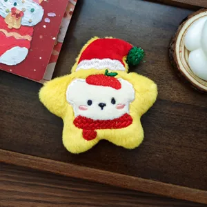 Lindo colgante de estrella de peluche navideño, charm de bolso bordado suave para decoración.