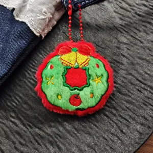 Christmas plush wreath pendant holiday festive decoration cute cartoon keychain hanging ornament