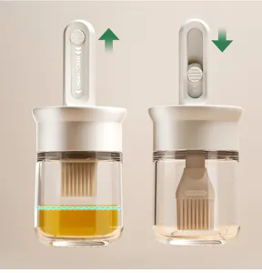 Telescoping silicone oil brush bottle for kitchen baking barbecue and food grade use.