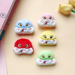 Broche de serpiente de felpa de dibujos animados accesorios de animales bordados para gorro.
