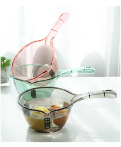 Mestolo d'acqua in plastica trasparente con manico resistente bagno per neonati cucina