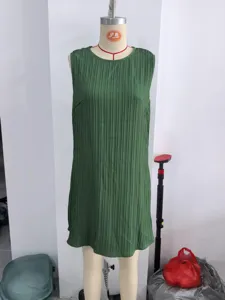 Green sleeveless pleated dress for women, casual round neck short dress for summer.
