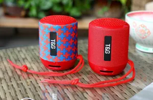 Altoparlante Bluetooth wireless portatile con cordino, dispositivo audio impermeabile.
