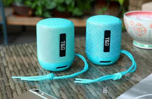 Altoparlante Bluetooth portatile impermeabile con cordino, mini subwoofer da esterno.