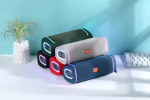 Tragbarer kabelloser Bluetooth-Lautsprecher mit bunten LED-Lichtern und starkem Sound