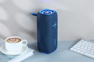 Tragbarer kabelloser Bluetooth-Lautsprecher mit RGB-Lichtern und starkem Bass.
