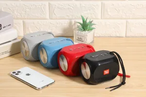 Tragbarer kabelloser Bluetooth-Lautsprecher mit doppeltem Membran-Bass und bunten Farben