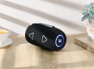 Tragbarer kabelloser Bluetooth-Lautsprecher mit RGB-Beleuchtung, Zylinder-Form und starkem Bass.