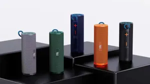 Tragbarer kabelloser Bluetooth-Lautsprecher mit Stoffnetz-Design, tiefem Bass und klarem Klang.