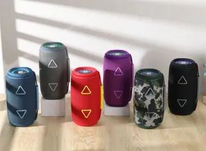 Tragbarer Outdoor Bluetooth Lautsprecher mit RGB Licht, zylindrisches Design, Sport Audiogerät.