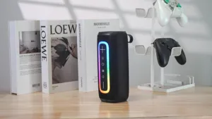 Tragbarer Bluetooth-Lautsprecher mit RGB-LED-Lichtring, kabelloser Outdoor-Sound für Musik.
