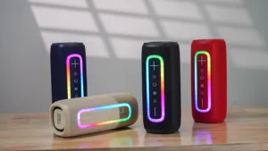 Tragbarer Bluetooth Lautsprecher mit bunten RGB-Lichtern, kabelloser Outdoor Bass Lautsprecher.