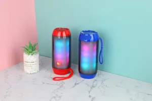 Kabelloser Bluetooth-Lautsprecher mit buntem RGB-Licht, tragbarer Stereoklang für Party.