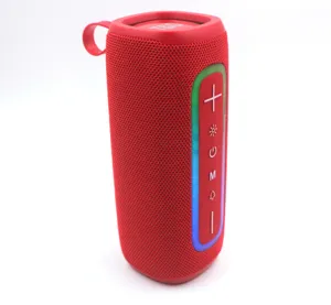 Tragbarer kabelloser Outdoor Bluetooth Lautsprecher mit LED Licht und starkem Tiefbass.