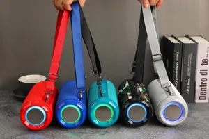 Haut-parleur Bluetooth extérieur étanche portable avec lumières LED colorées et basses profondes.