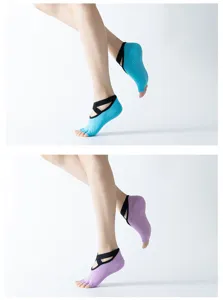 Damen rutschfeste Zehentrenner Yoga Socken mit Kreuzriemen, atmungsaktive Pilates Socken.