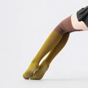 Chaussettes de yoga colorblock au-dessus du genou antidérapantes pilates compression