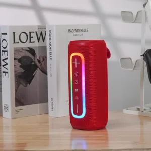 Tragbarer kabelloser Bluetooth-Lautsprecher mit LED-Lichtern, starkem Bass und TF-Karten-Slot.