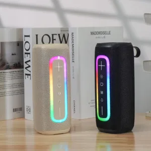 Tragbarer Bluetooth Lautsprecher mit RGB Beleuchtung, starkem Bass und TF Kartenslot.