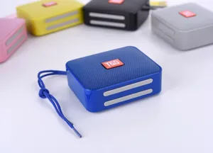 Kompakter kabelloser Mini Bluetooth Lautsprecher mit praktischer Kordel und bunten Farben.