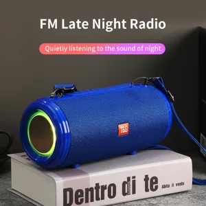 Haut-parleur Bluetooth sans fil portable avec lumières LED colorées et basses profondes.