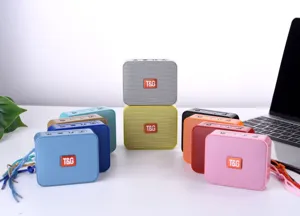 Tragbarer kabelloser Bluetooth-Lautsprecher mit buntem Mini-Design für Handy und PC-Audio.