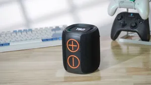 Altoparlante Bluetooth portatile senza fili con bassi profondi per uso esterno e da scrivania.