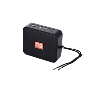 Tragbarer kabelloser Bluetooth-Lautsprecher mit schwarzem Netz und orangenem Markenlogo.