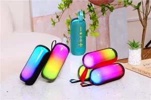 Mini haut-parleur Bluetooth portable avec lumières RGB, caisson de basses TWS et lanière.