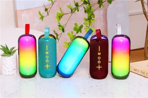 Mini haut-parleur Bluetooth sans fil portable avec lumières RGB colorées et sangle de transport.